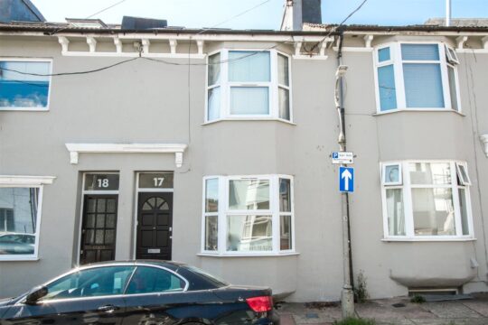 Edinburgh Road, Brighton, East Sussex, BN2 3HY