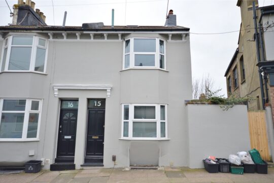 Edinburgh Road, Brighton, BN2 3HY