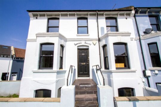 Queens Park Road, Brighton, East Sussex, BN2 9XJ